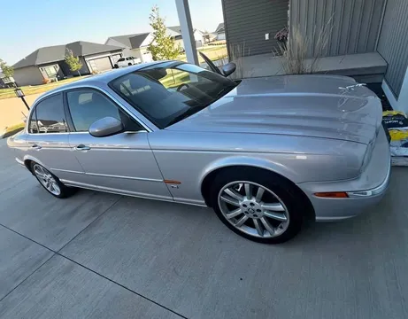 2005 Jaguar XJ XJR Supercharged Sedan 4D