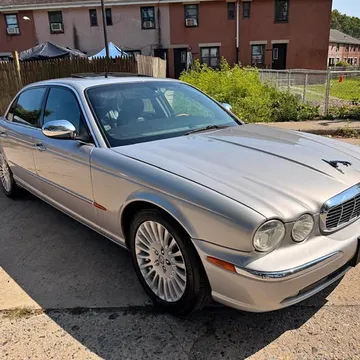 2005 Jaguar XJ Vanden Plas Sedan 4D