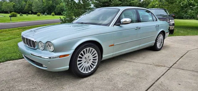 2005 Jaguar XJ Vanden Plas Sedan 4D