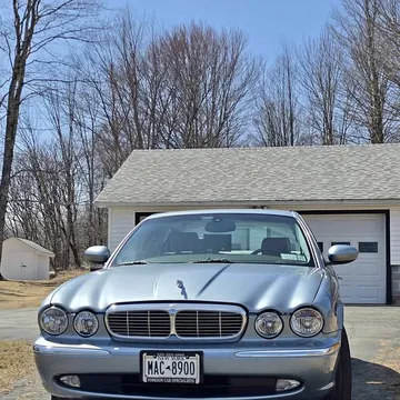 2005 Jaguar XJ XJ8 L Sedan 4D