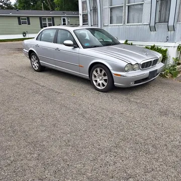 2005 Jaguar XJ8 Sedan 4D
