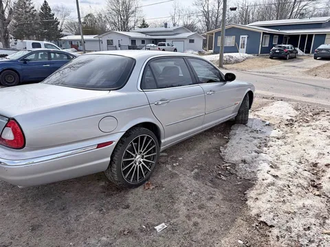 2005 Jaguar XJ XJ8 Sedan 4D