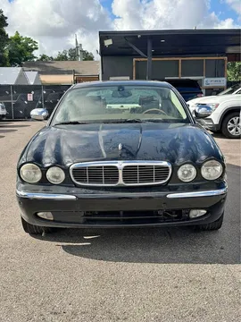 2005 Jaguar XJ XJ8 Vanden Plas Sedan 4D