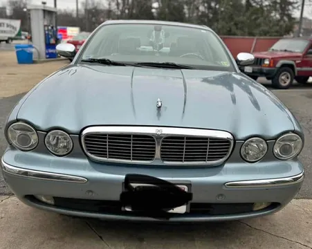 2005 Jaguar XJ8 Vanden Plas Sedan