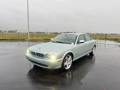 2005 Jaguar XJ8 Vanden Plas