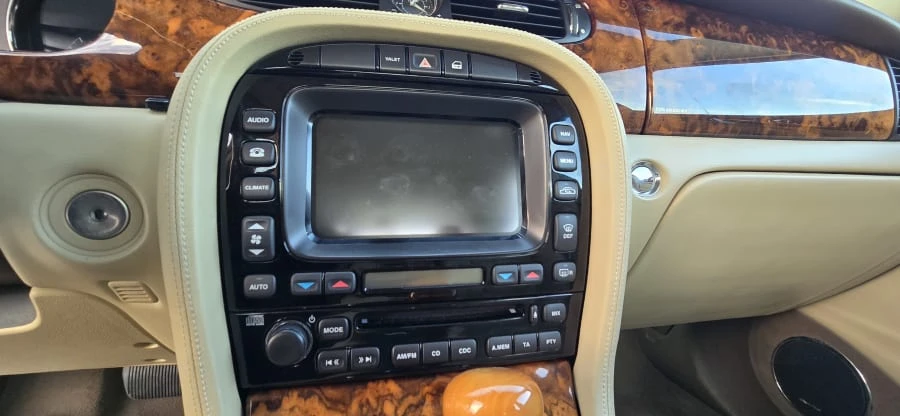 2005 Jaguar X350/X356/X358 XJ - Image 24 of 30