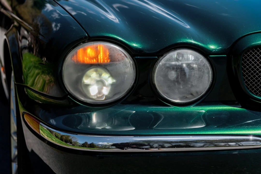 2005 Jaguar X350/X356/X358 XJR - Image 19 of 31