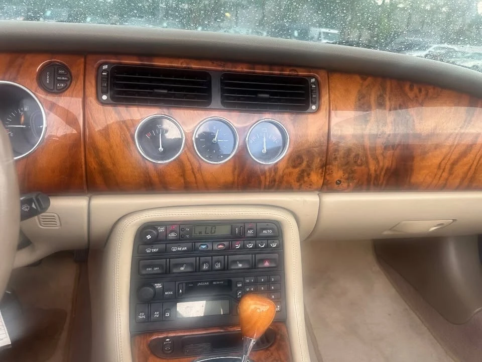 2005 Jaguar X100 XK8 - Image 10 of 19