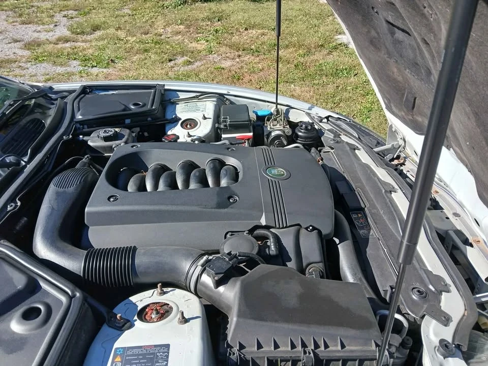 2005 Jaguar X100 XK8 - Image 2 of 8