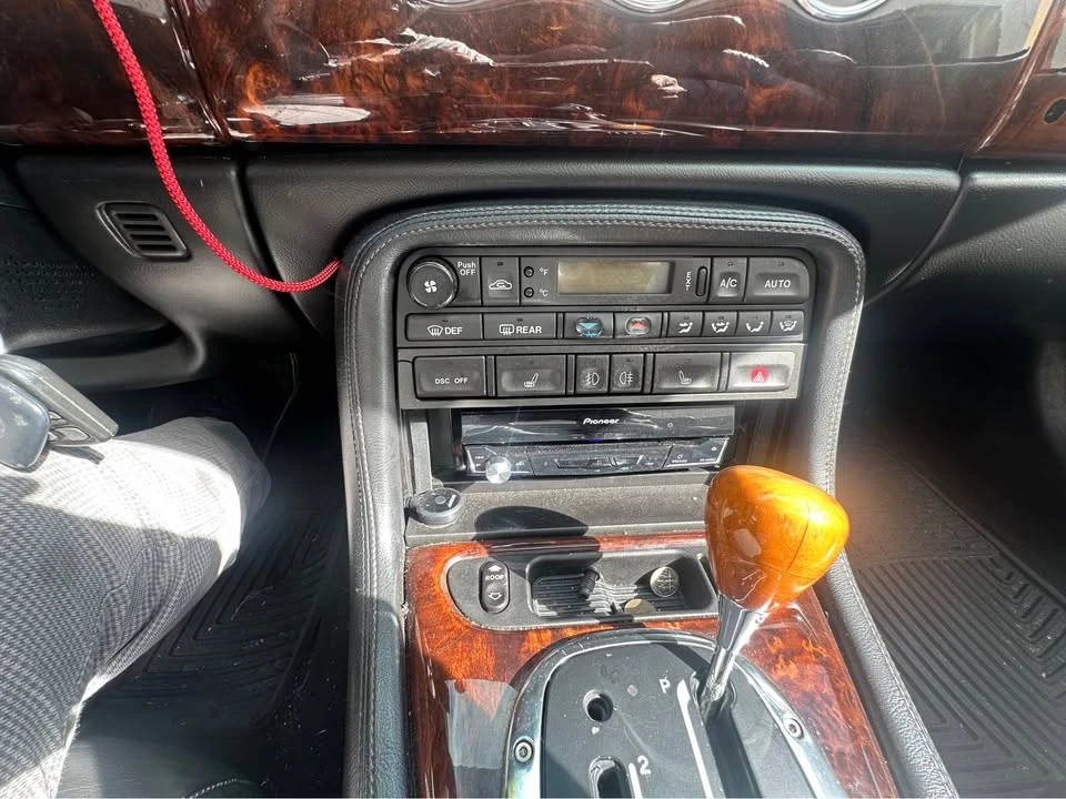 2005 Jaguar X100 XK8 - Image 4 of 10