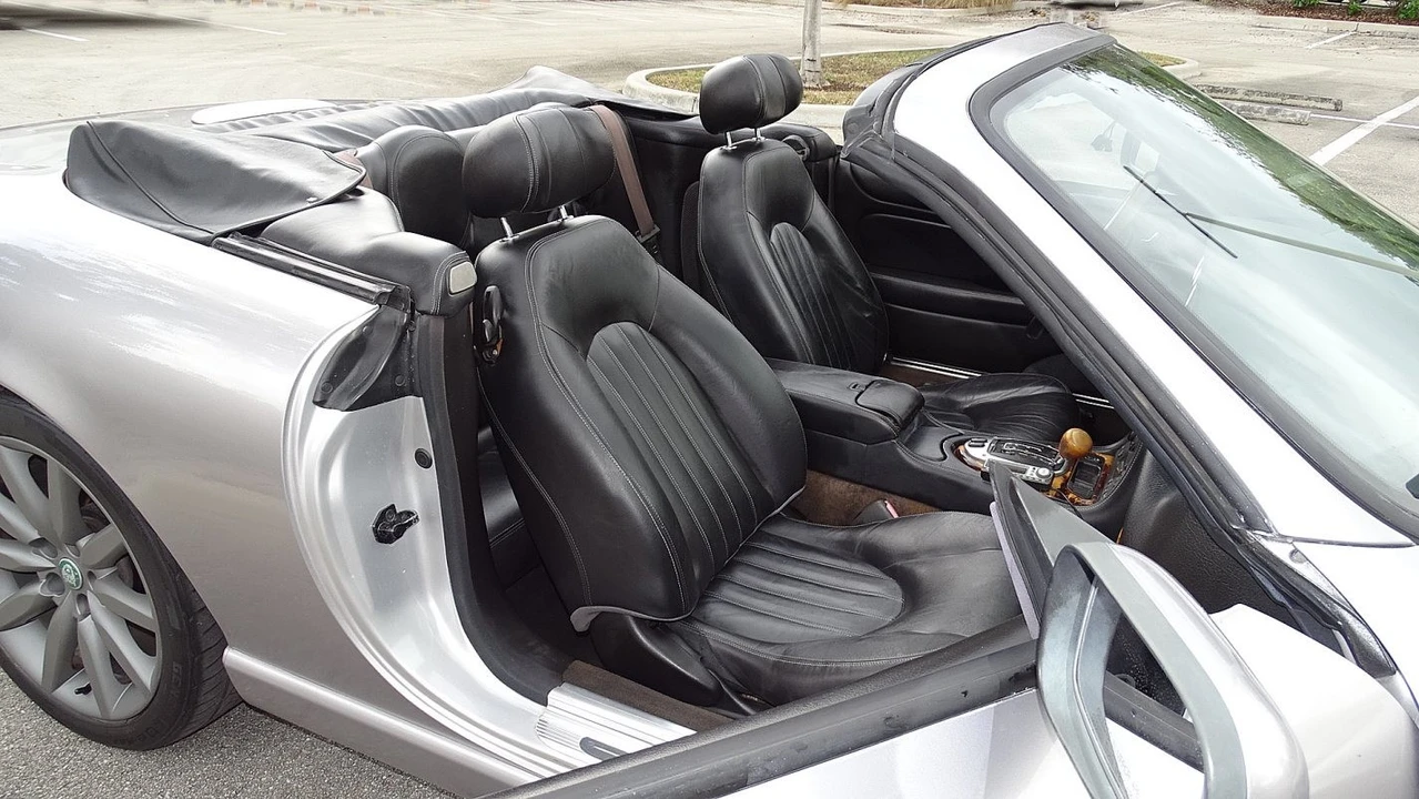 2005 Jaguar X100 XK8 - Image 21 of 24