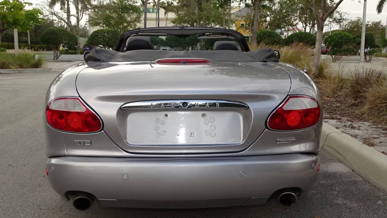2005 Jaguar X100 XK8 - Image 10 of 24