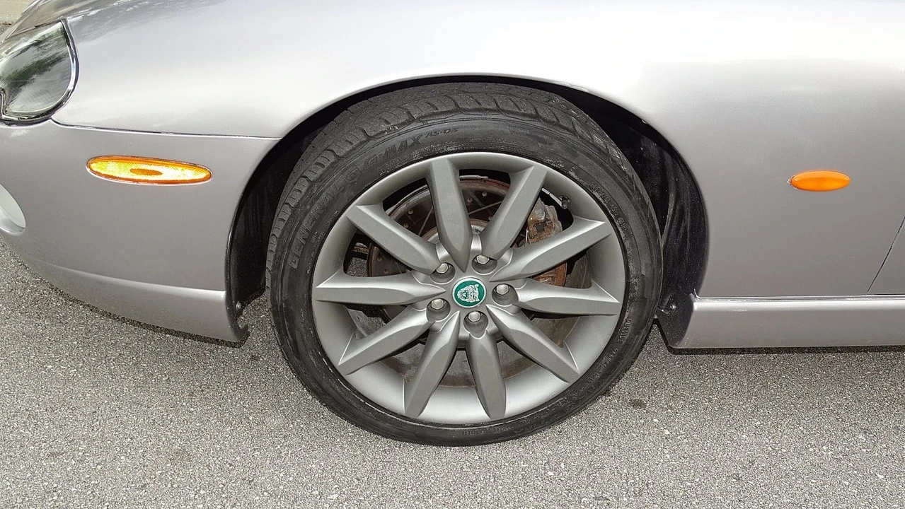 2005 Jaguar X100 XK8 - Image 16 of 24