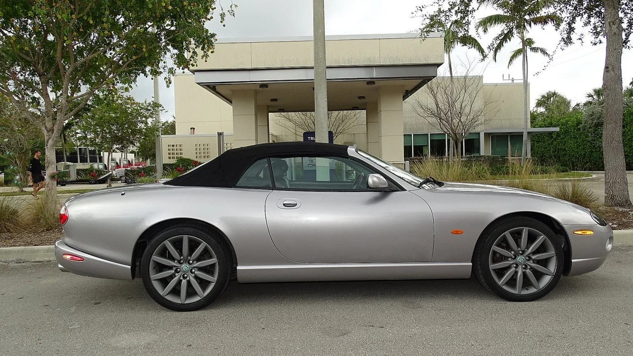 2005 Jaguar X100 XK8 - Image 3 of 24