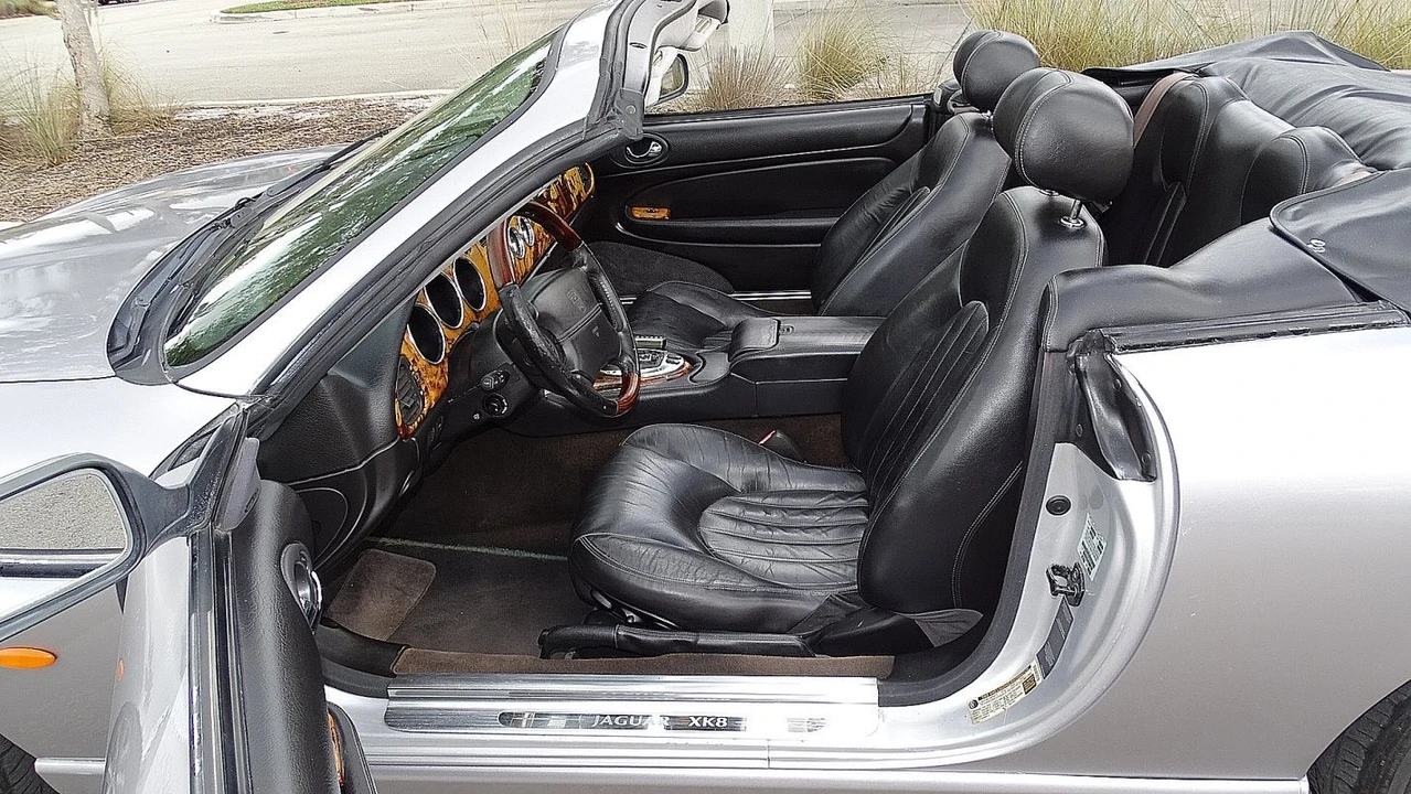2005 Jaguar X100 XK8 - Image 18 of 24