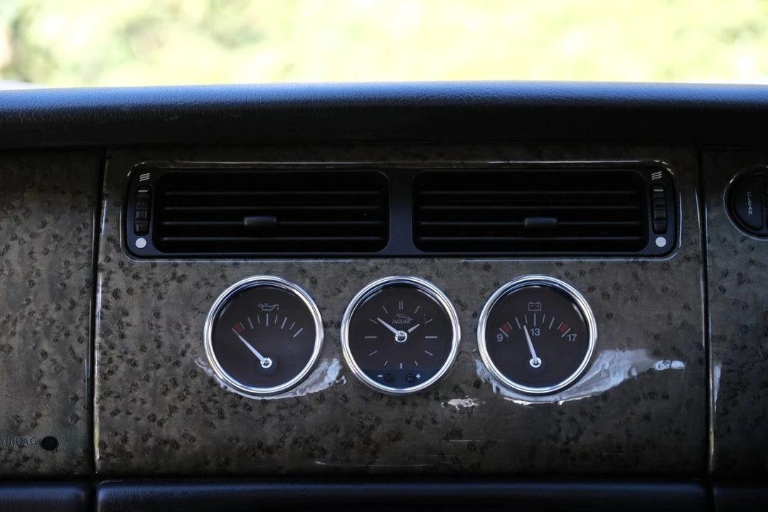 2005 Jaguar X100 XK8 - Image 17 of 30