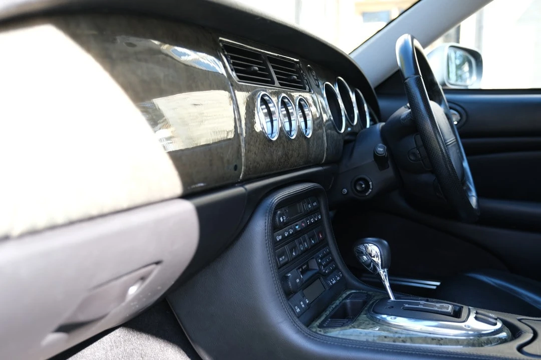 2005 Jaguar X100 XK8 - Image 15 of 30
