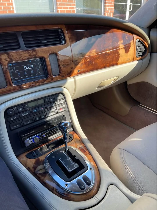 2005 Jaguar X100 XK8 - Image 9 of 10