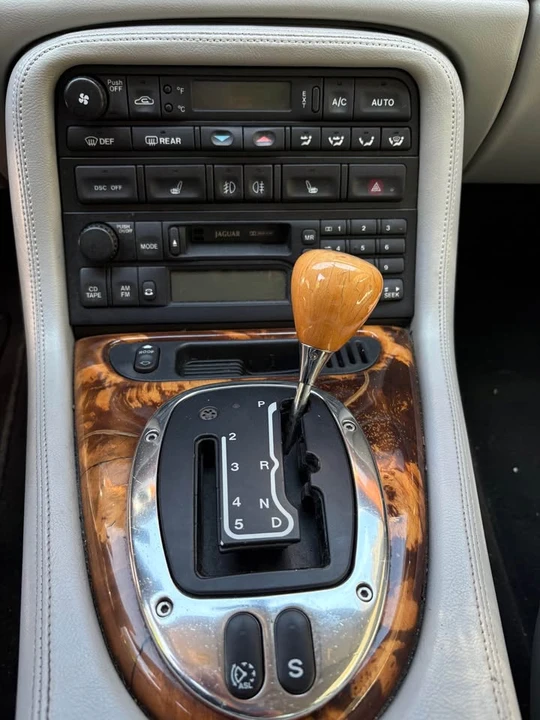 2005 Jaguar X100 XK8 - Image 10 of 15
