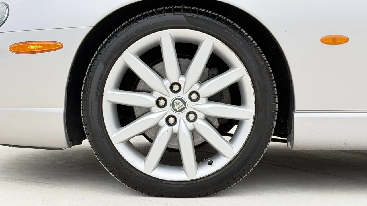 2005 Jaguar X100 XK8 - Image 29 of 31