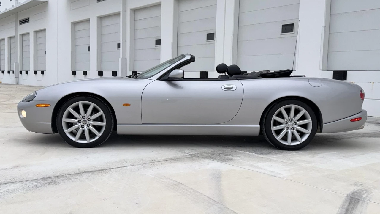 2005 Jaguar X100 XK8 - Image 11 of 31