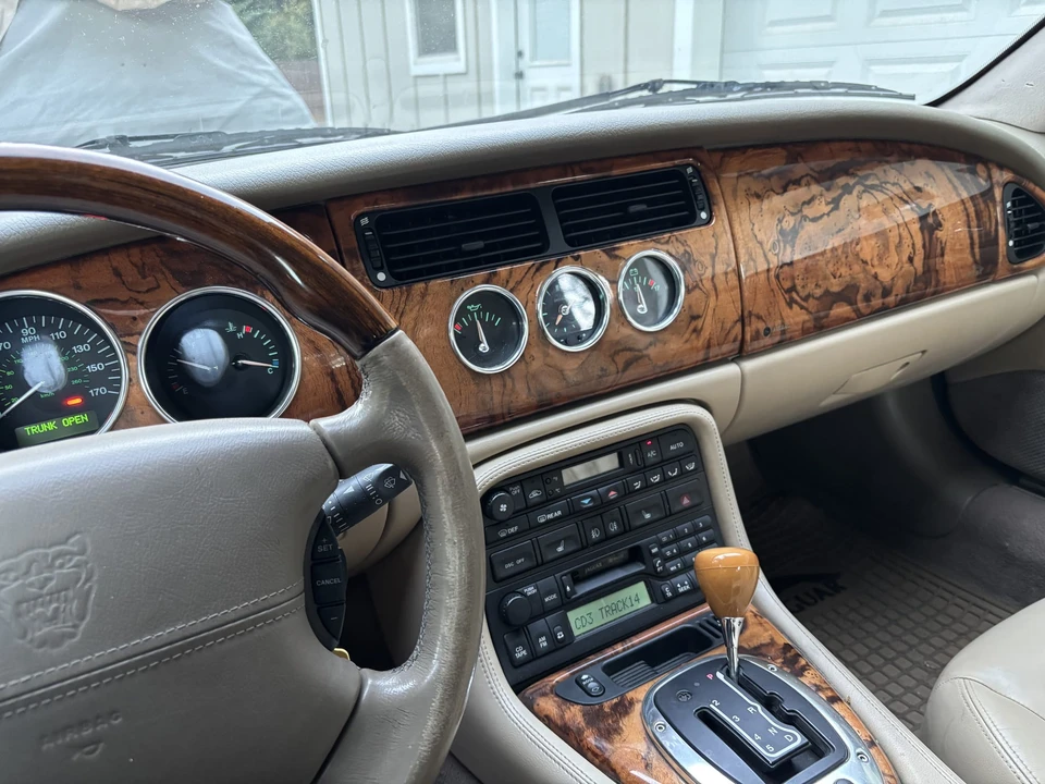 2005 Jaguar X100 XK8 - Image 23 of 31