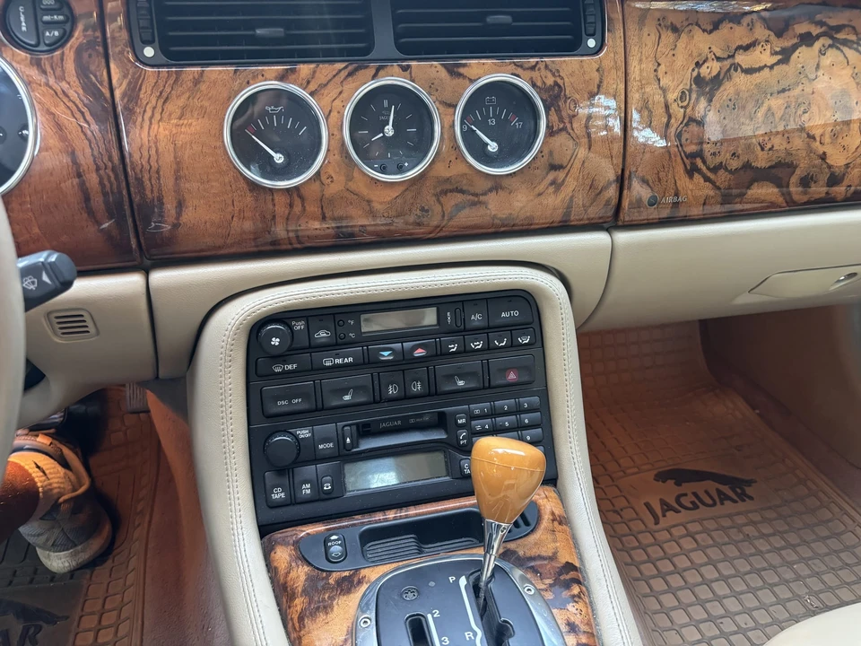 2005 Jaguar X100 XK8 - Image 21 of 31