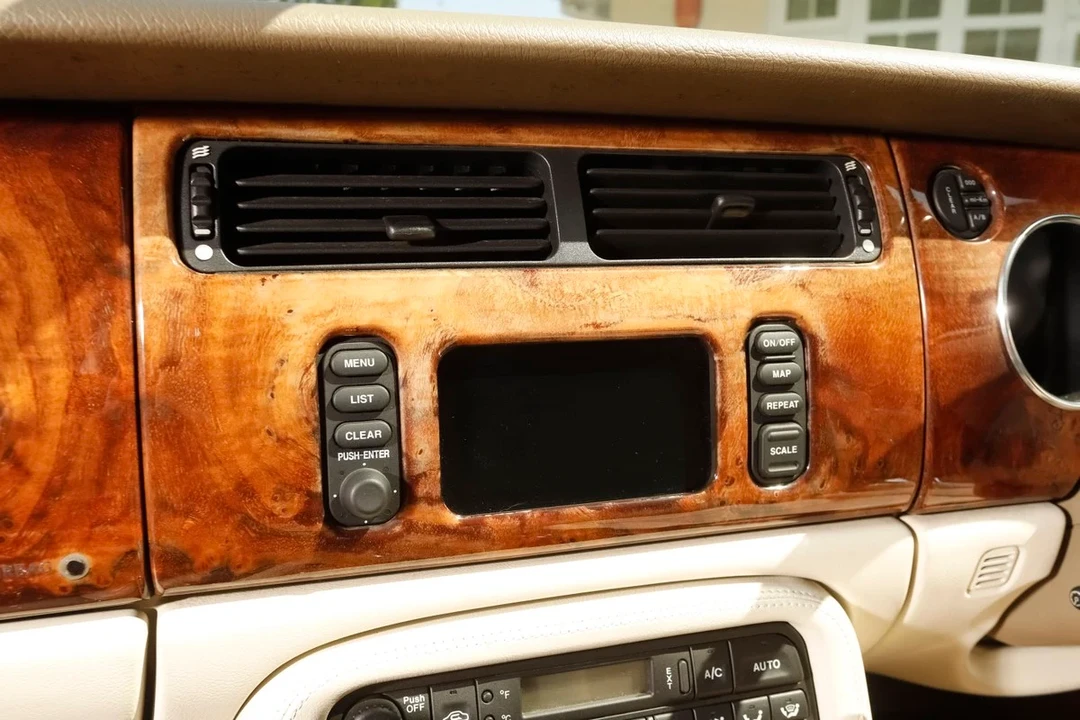 2005 Jaguar X100 XK8 - Image 29 of 30