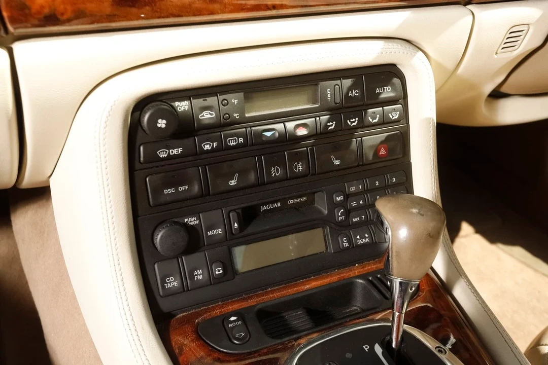 2005 Jaguar X100 XK8 - Image 30 of 30