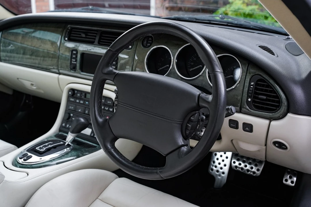 2005 Jaguar X100 XKR - Image 28 of 30