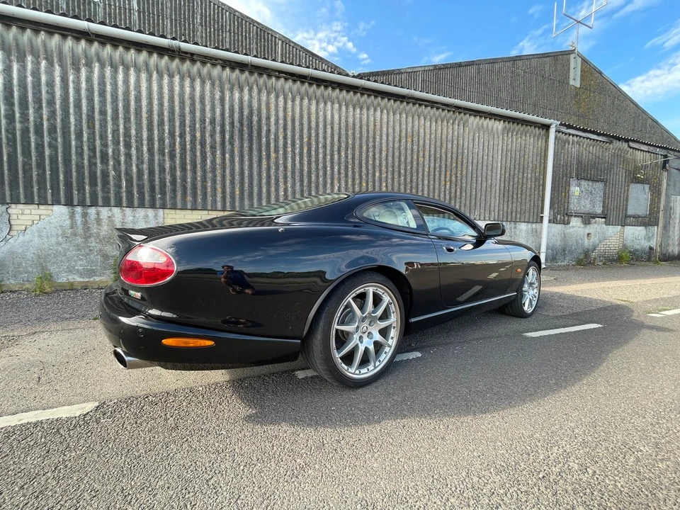 2005 Jaguar X100 XKR - Image 14 of 30