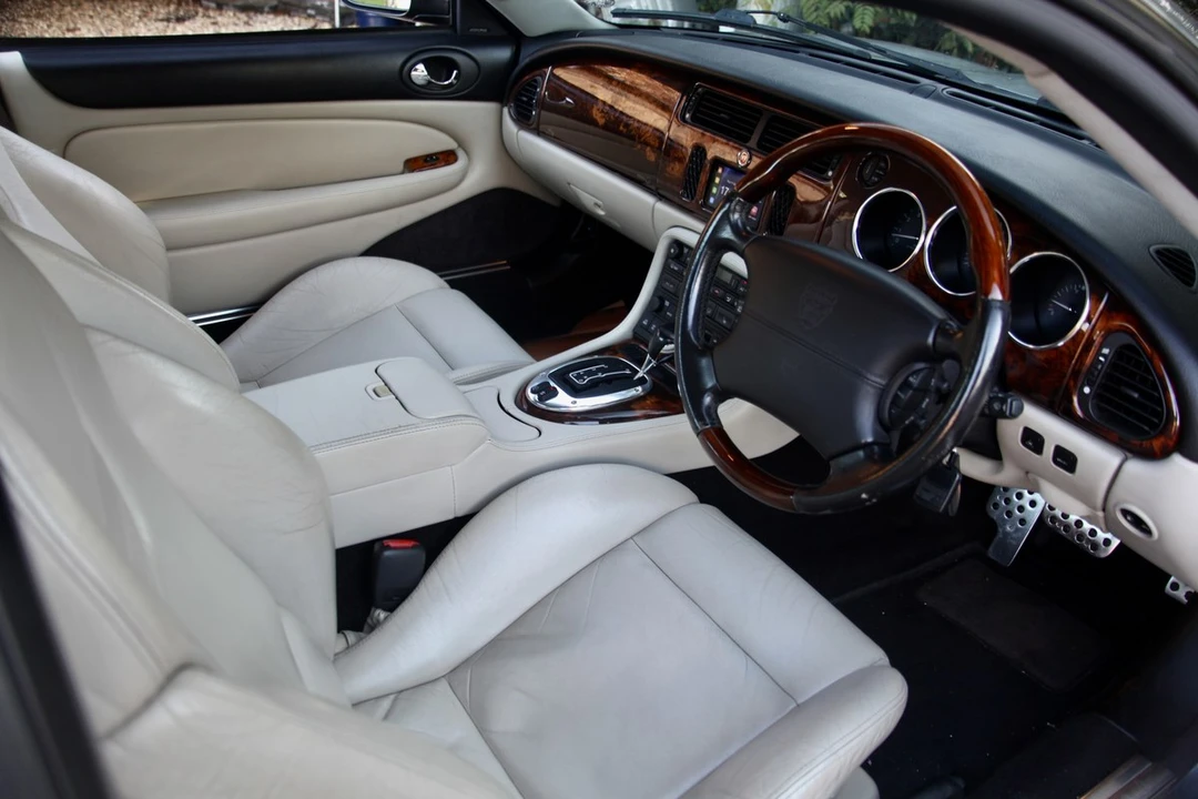 2005 Jaguar X100 XKR - Image 22 of 30