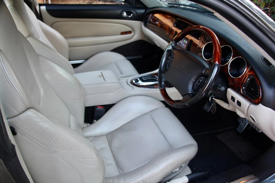 2005 Jaguar X100 XKR - Image 24 of 30