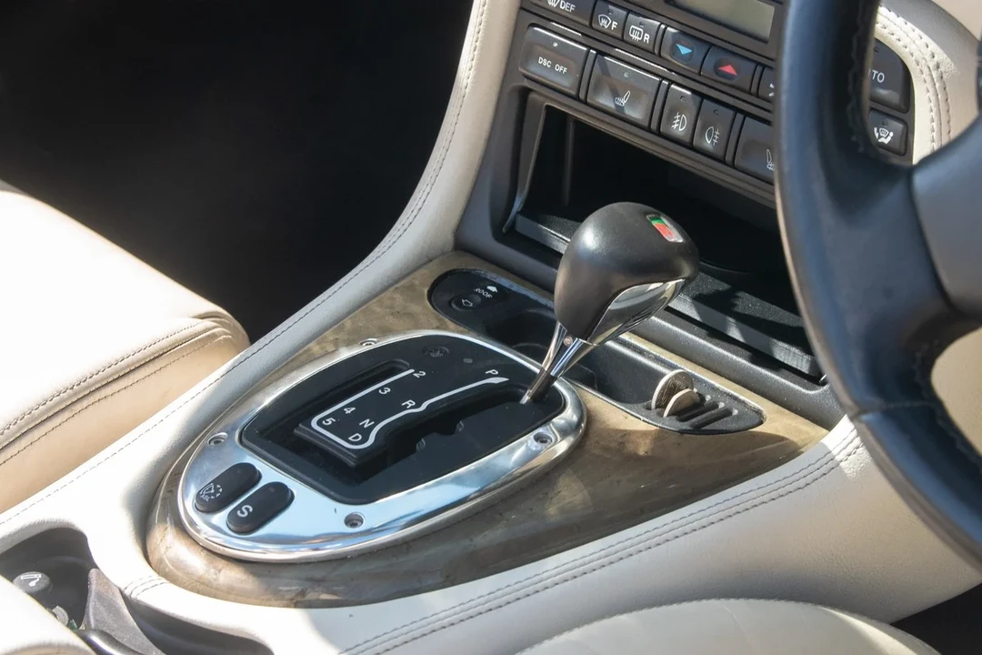 2005 Jaguar X100 XKR - Image 11 of 30
