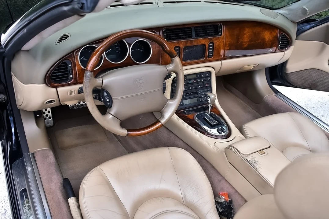 2005 Jaguar X100 XKR - Image 24 of 30