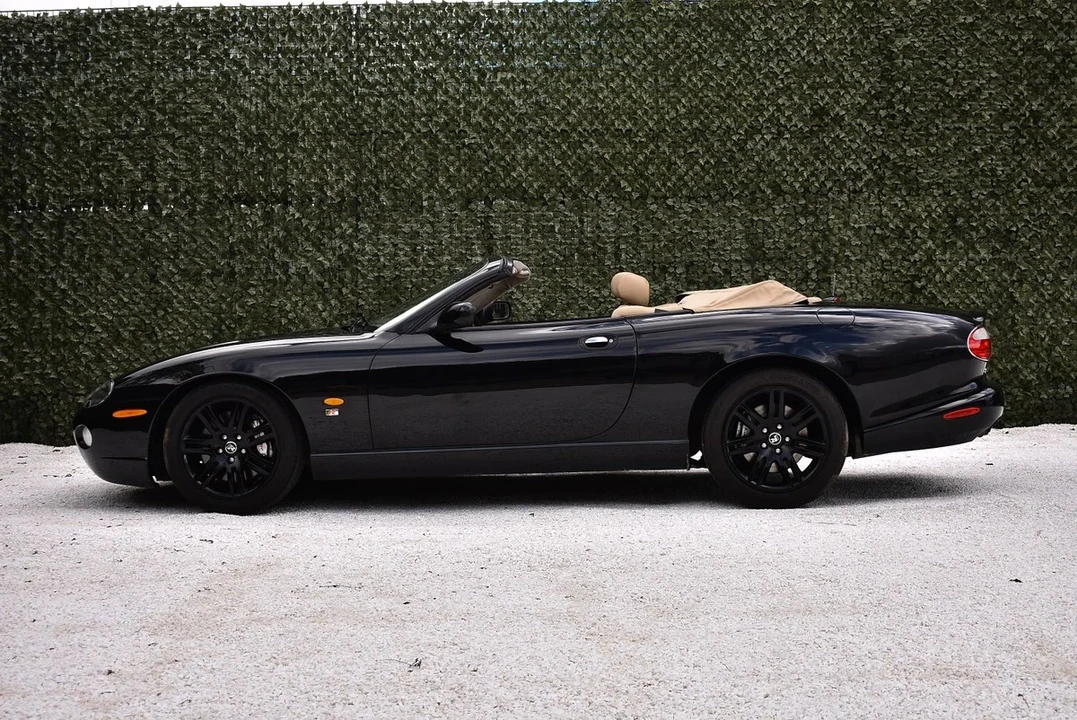 2005 Jaguar X100 XKR - Image 14 of 30