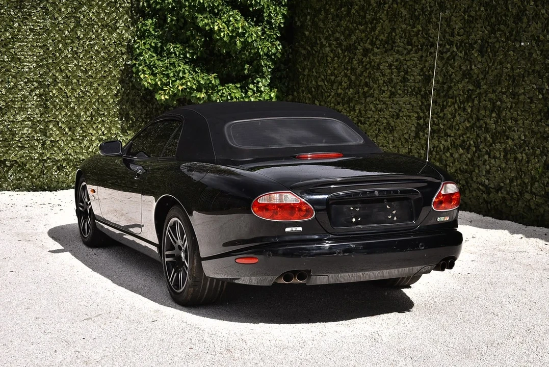2005 Jaguar X100 XKR - Image 15 of 30