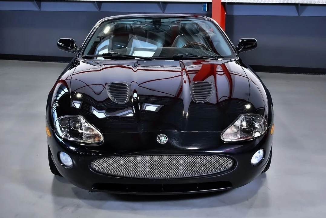 2005 Jaguar X100 XKR - Image 2 of 31
