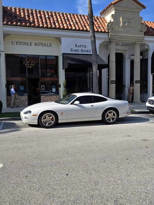 2005 Jaguar X100 XKR - Image 6 of 17