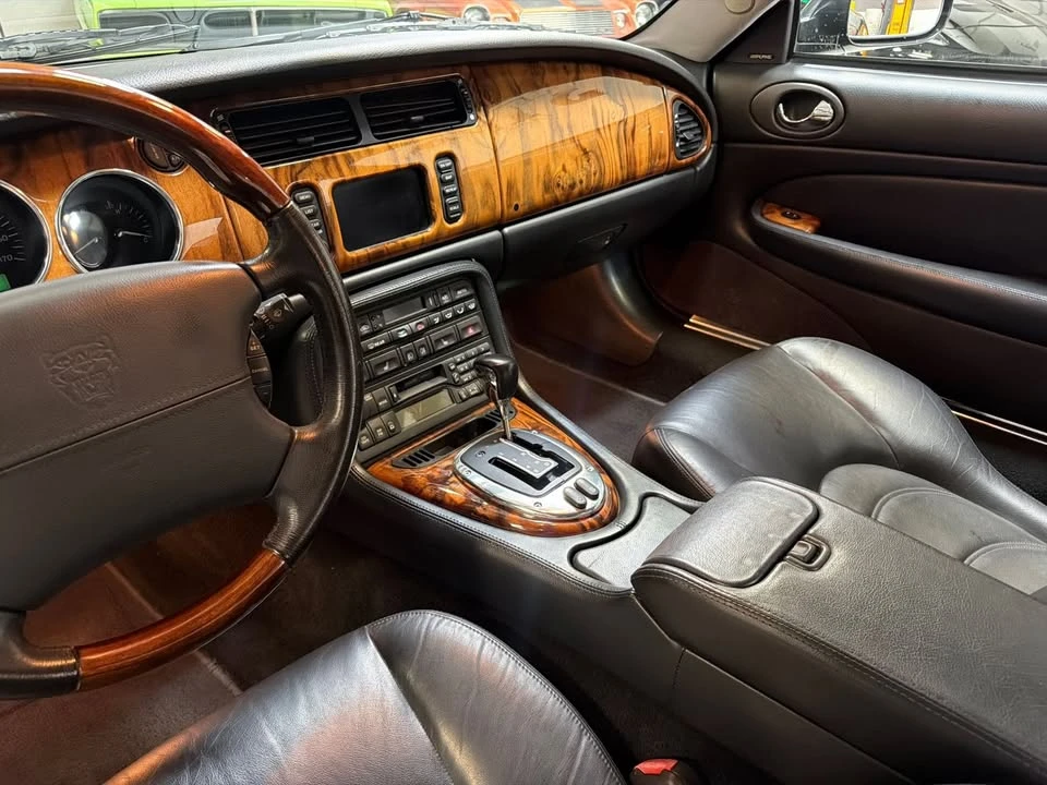 2005 Jaguar X100 XKR - Image 19 of 20