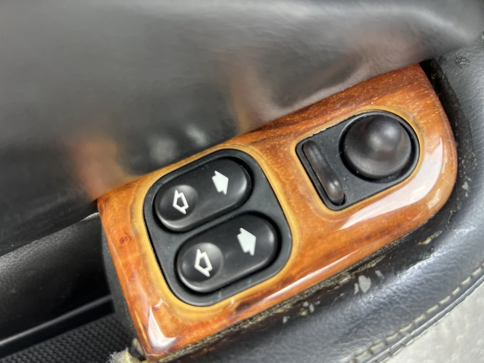 2005 Jaguar X100 XKR - Image 18 of 29