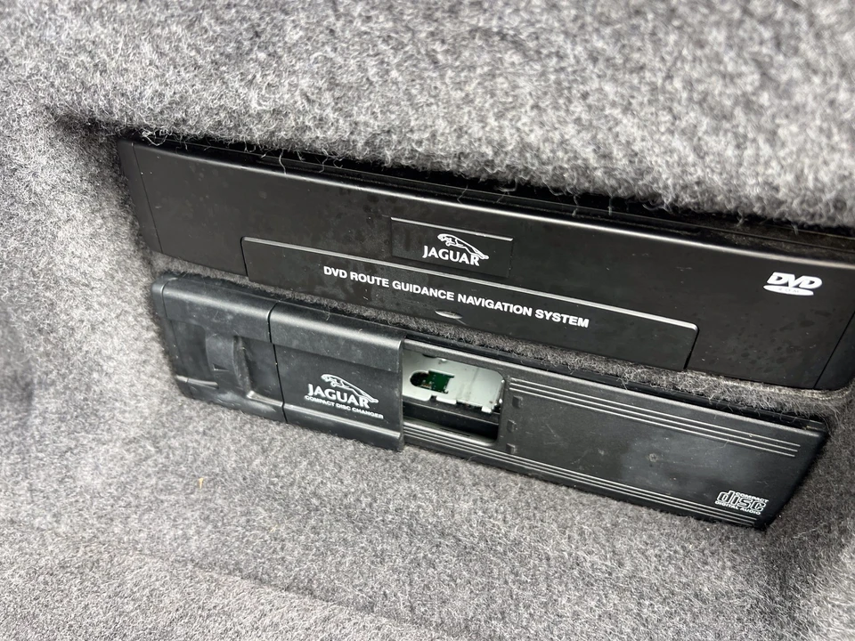 2005 Jaguar X100 XKR - Image 14 of 29