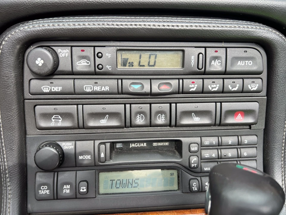 2005 Jaguar X100 XKR - Image 22 of 29