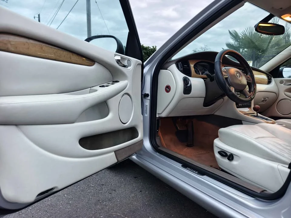 2005 Jaguar X-Type - Image 10 of 20