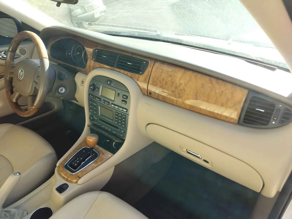 2005 Jaguar X-Type - Image 7 of 16