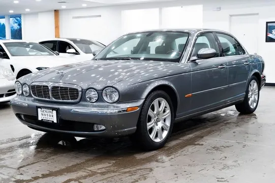 2005 Jaguar XJ8 Base