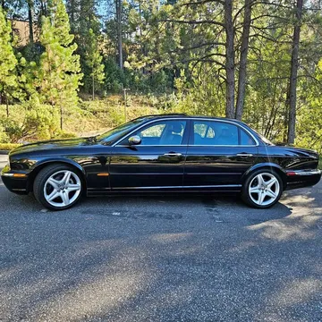 2005 Jaguar XJ8 Vanden Plas