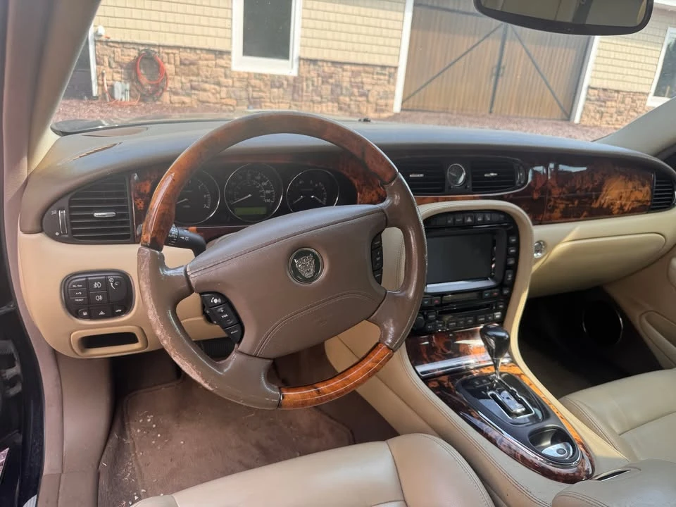 2005 Jaguar XJS - Image 11 of 15