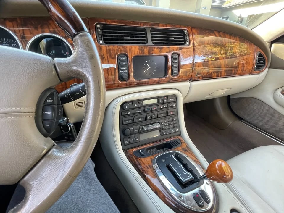 2005 Jaguar X100 XK8 - Image 4 of 10