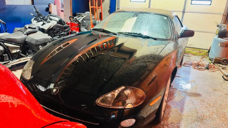 2005 Jaguar X100 XK8 - Image 2 of 8